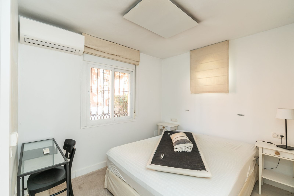 Se vende Villa - Chalet de 3 dormitorios en Costa Del Sol, Málaga, España