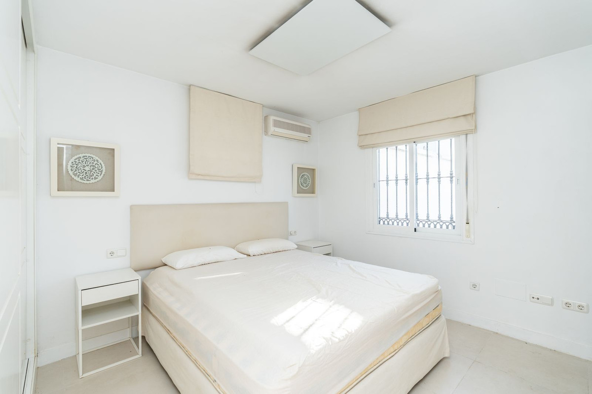 Se vende Villa - Chalet de 3 dormitorios en Costa Del Sol, Málaga, España