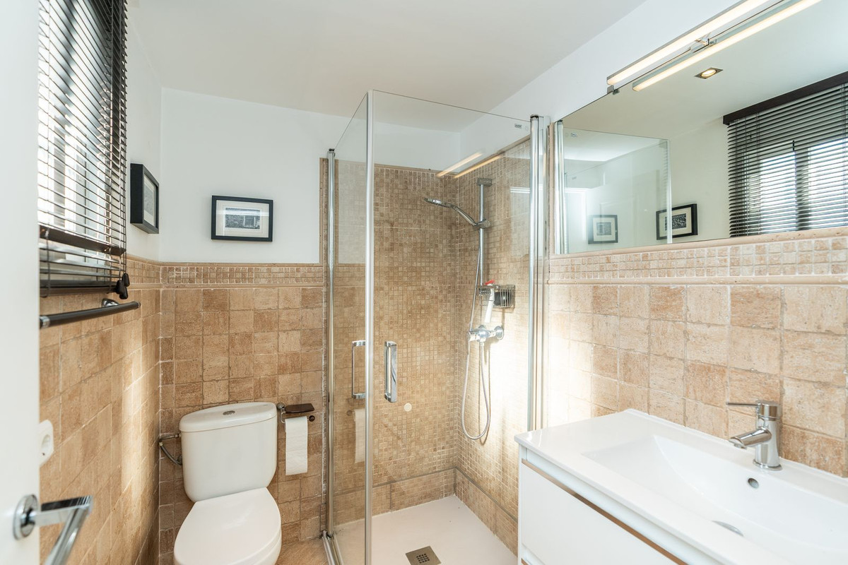 Se vende Villa - Chalet de 3 dormitorios en Costa Del Sol, Málaga, España