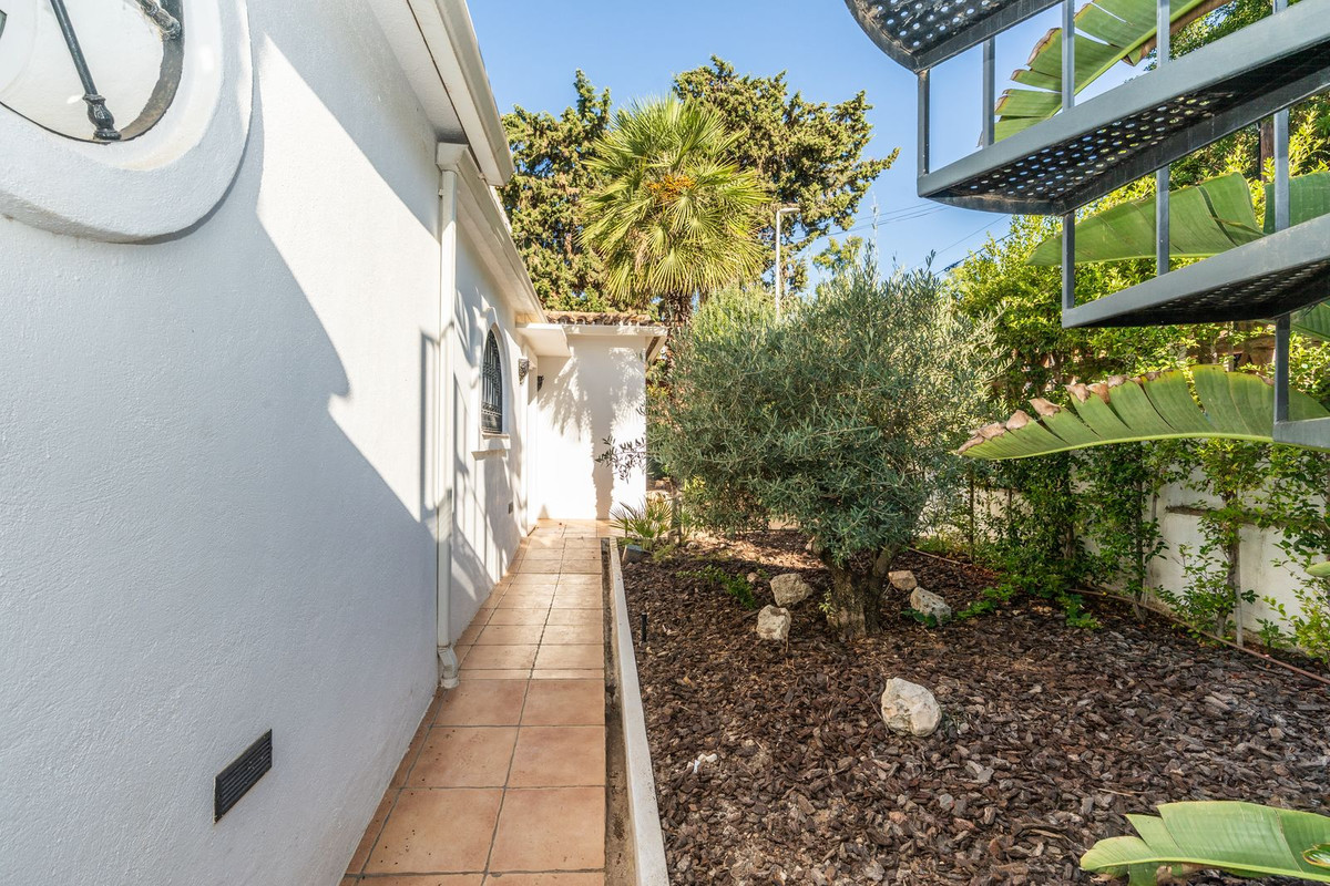 Se vende Villa - Chalet de 3 dormitorios en Costa Del Sol, Málaga, España