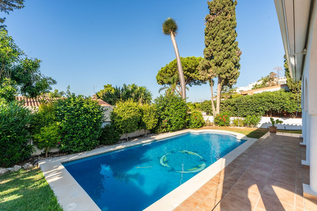 Se vende Villa - Chalet de 3 dormitorios en Costa Del Sol, Málaga, España