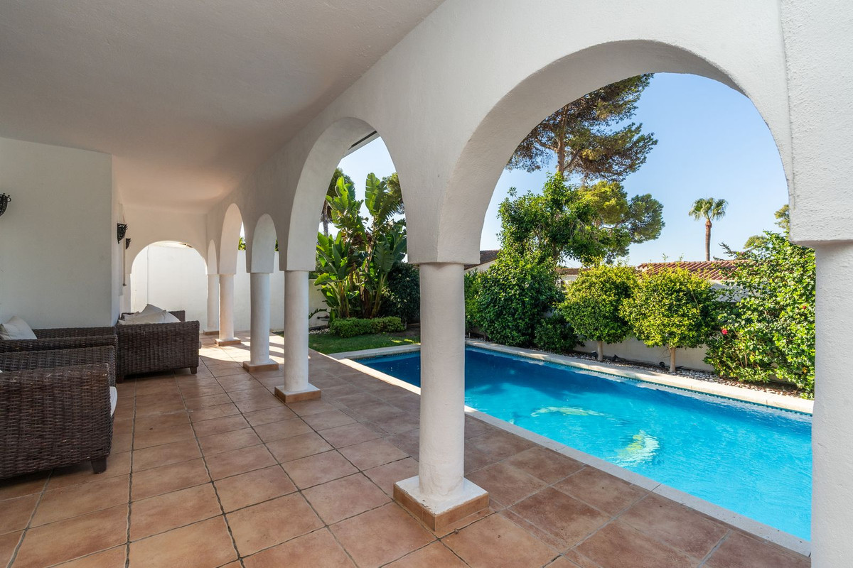 Se vende Villa - Chalet de 3 dormitorios en Costa Del Sol, Málaga, España
