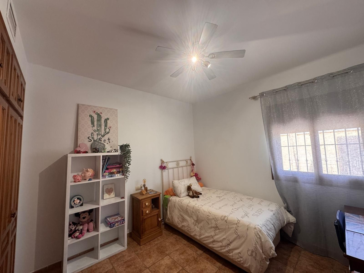 Se vende Villa - Chalet de 5 dormitorios en Costa Del Sol, Málaga, España