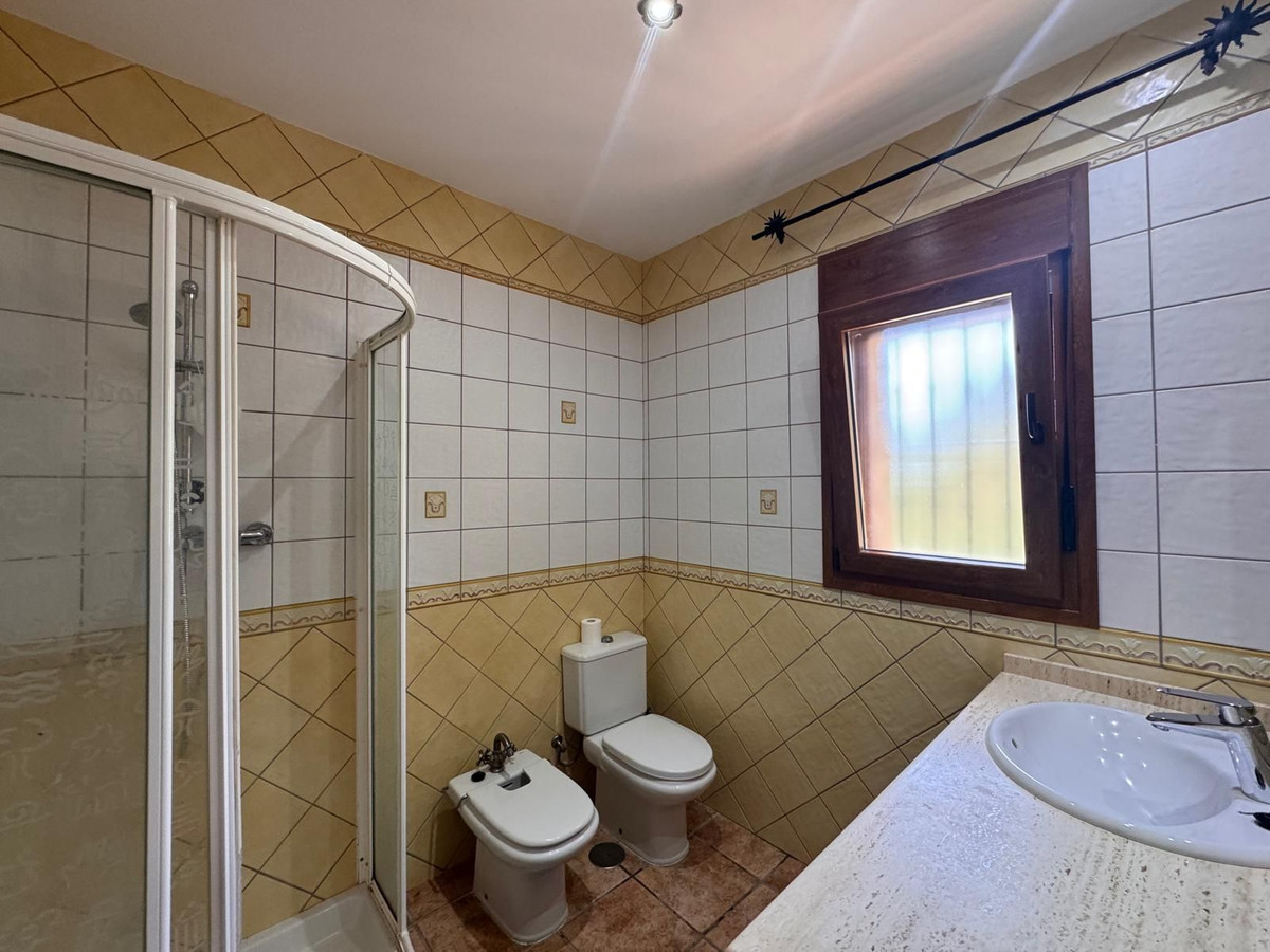 Se vende Villa - Chalet de 5 dormitorios en Costa Del Sol, Málaga, España