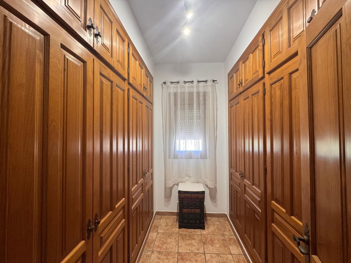 Se vende Villa - Chalet de 5 dormitorios en Costa Del Sol, Málaga, España
