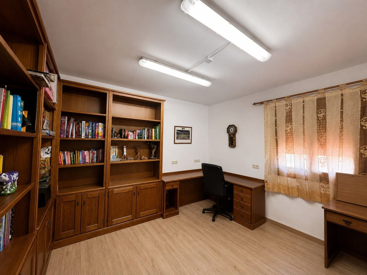 Se vende Villa - Chalet de 5 dormitorios en Costa Del Sol, Málaga, España