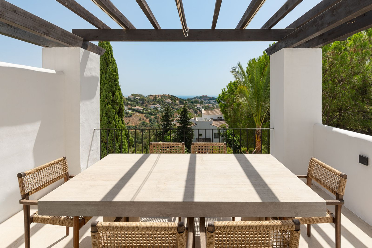 3 Bed Apartment for sale in La Quinta Costa Del Sol, Málaga, Spain