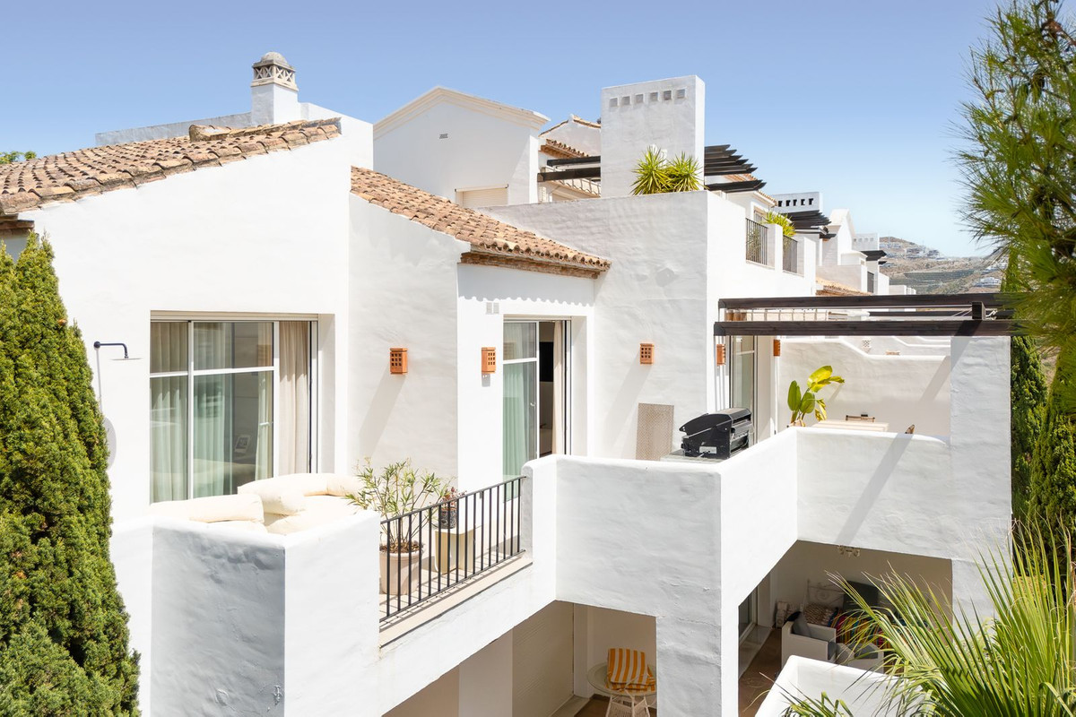 3 Bed Apartment for sale in La Quinta Costa Del Sol, Málaga, Spain