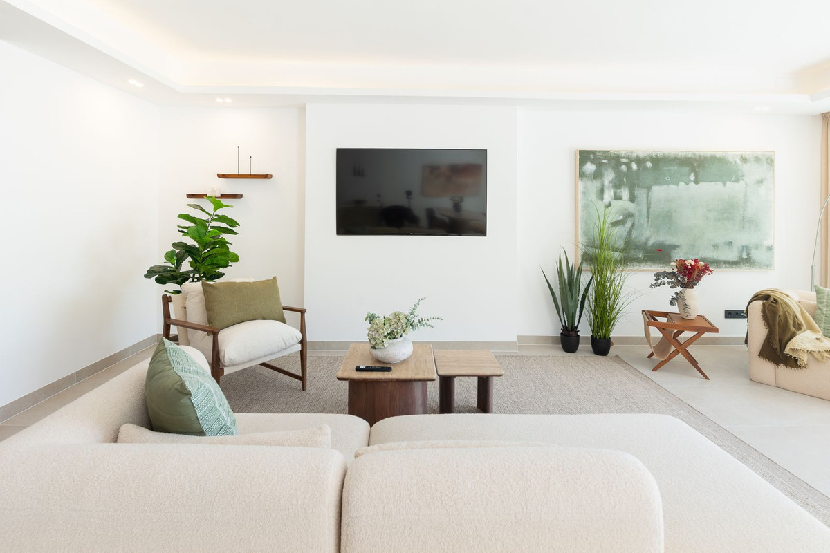 3 Bed Apartment for sale in La Quinta Costa Del Sol, Málaga, Spain