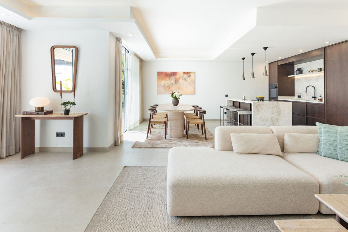 3 Bed Apartment for sale in La Quinta Costa Del Sol, Málaga, Spain