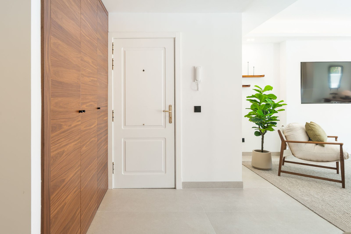 3 Bed Apartment for sale in La Quinta Costa Del Sol, Málaga, Spain