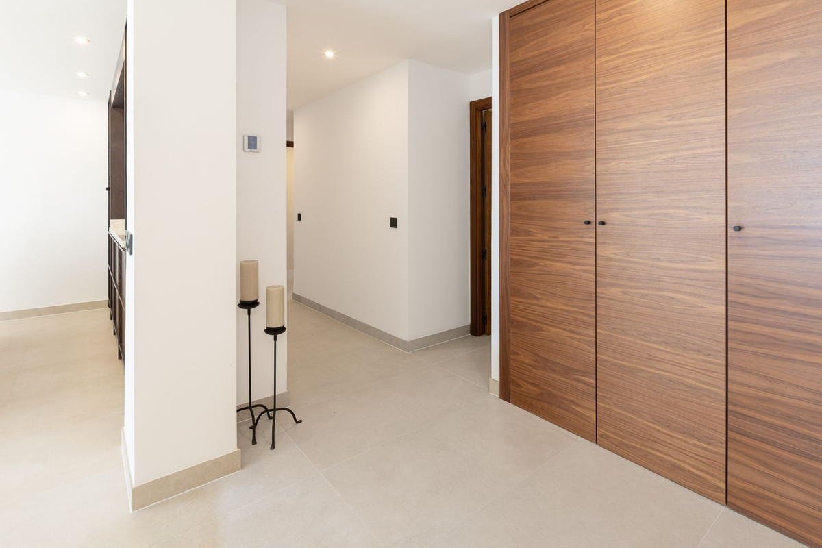 3 Bed Apartment for sale in La Quinta Costa Del Sol, Málaga, Spain