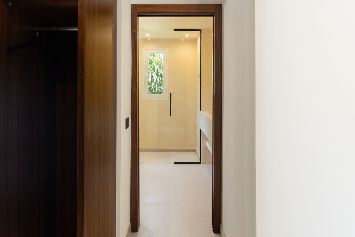 3 Bed Apartment for sale in La Quinta Costa Del Sol, Málaga, Spain