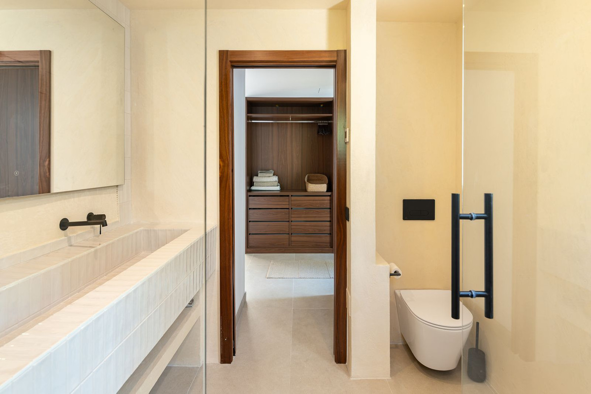 3 Bed Apartment for sale in La Quinta Costa Del Sol, Málaga, Spain