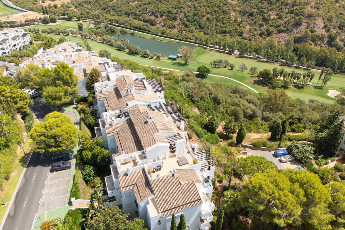 3 Bed Apartment for sale in La Quinta Costa Del Sol, Málaga, Spain