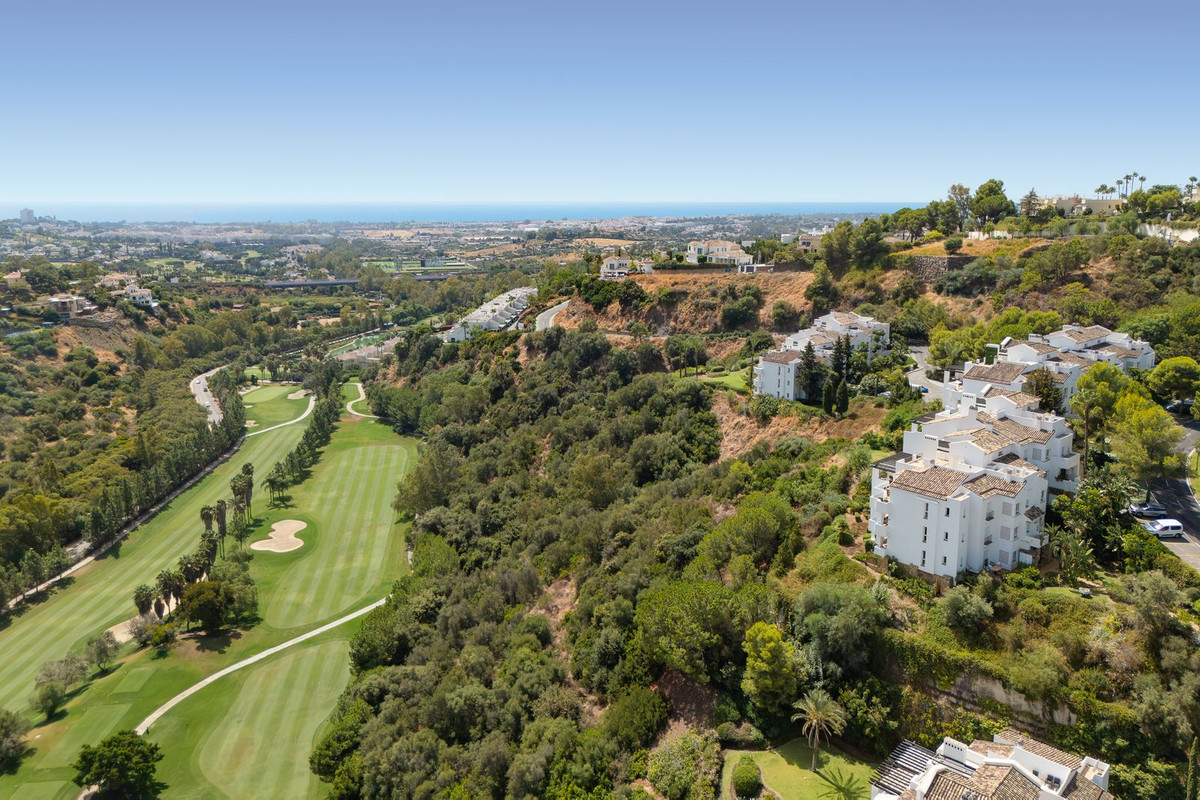 3 Bed Apartment for sale in La Quinta Costa Del Sol, Málaga, Spain