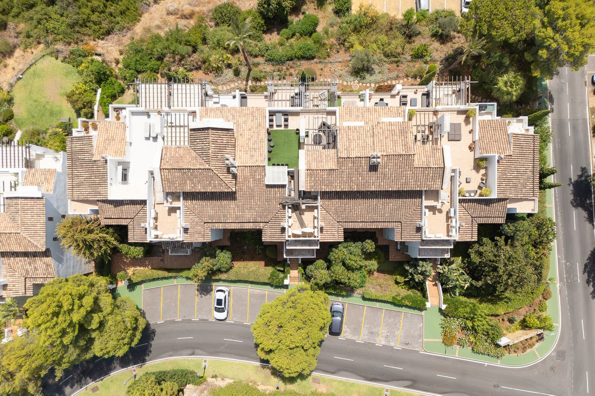 3 Bed Apartment for sale in La Quinta Costa Del Sol, Málaga, Spain