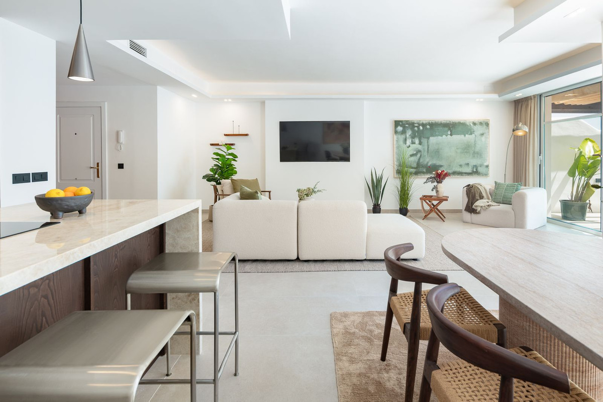 3 Bed Apartment for sale in La Quinta Costa Del Sol, Málaga, Spain