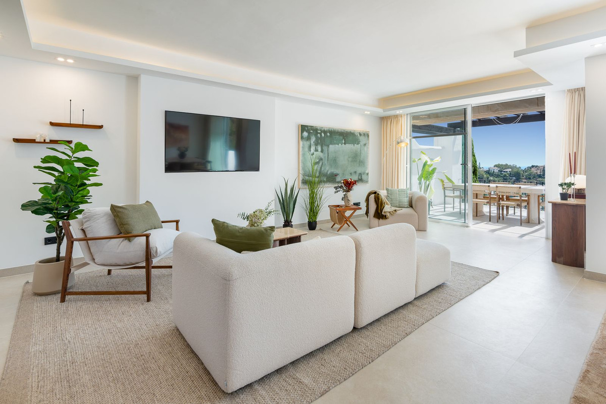3 Bed Apartment for sale in La Quinta Costa Del Sol, Málaga, Spain