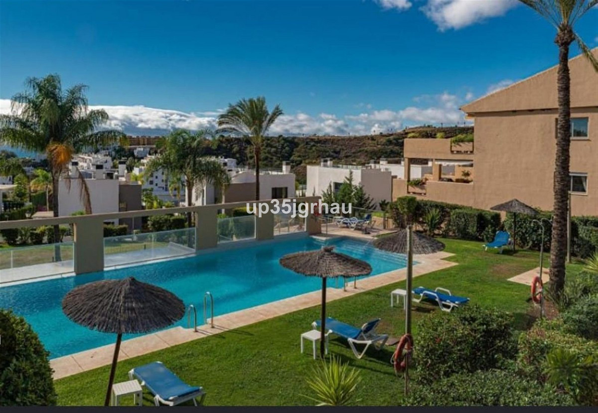 Se vende Apartamento Planta Media de 2 dormitorios en Costa Del Sol, Málaga, España