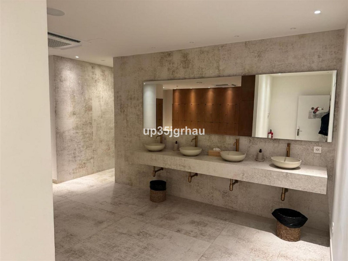 Se vende Apartamento Planta Media de 2 dormitorios en Costa Del Sol, Málaga, España
