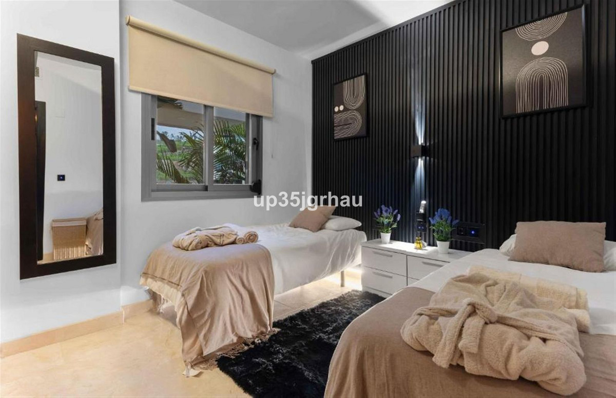 Se vende Apartamento Planta Media de 2 dormitorios en Costa Del Sol, Málaga, España