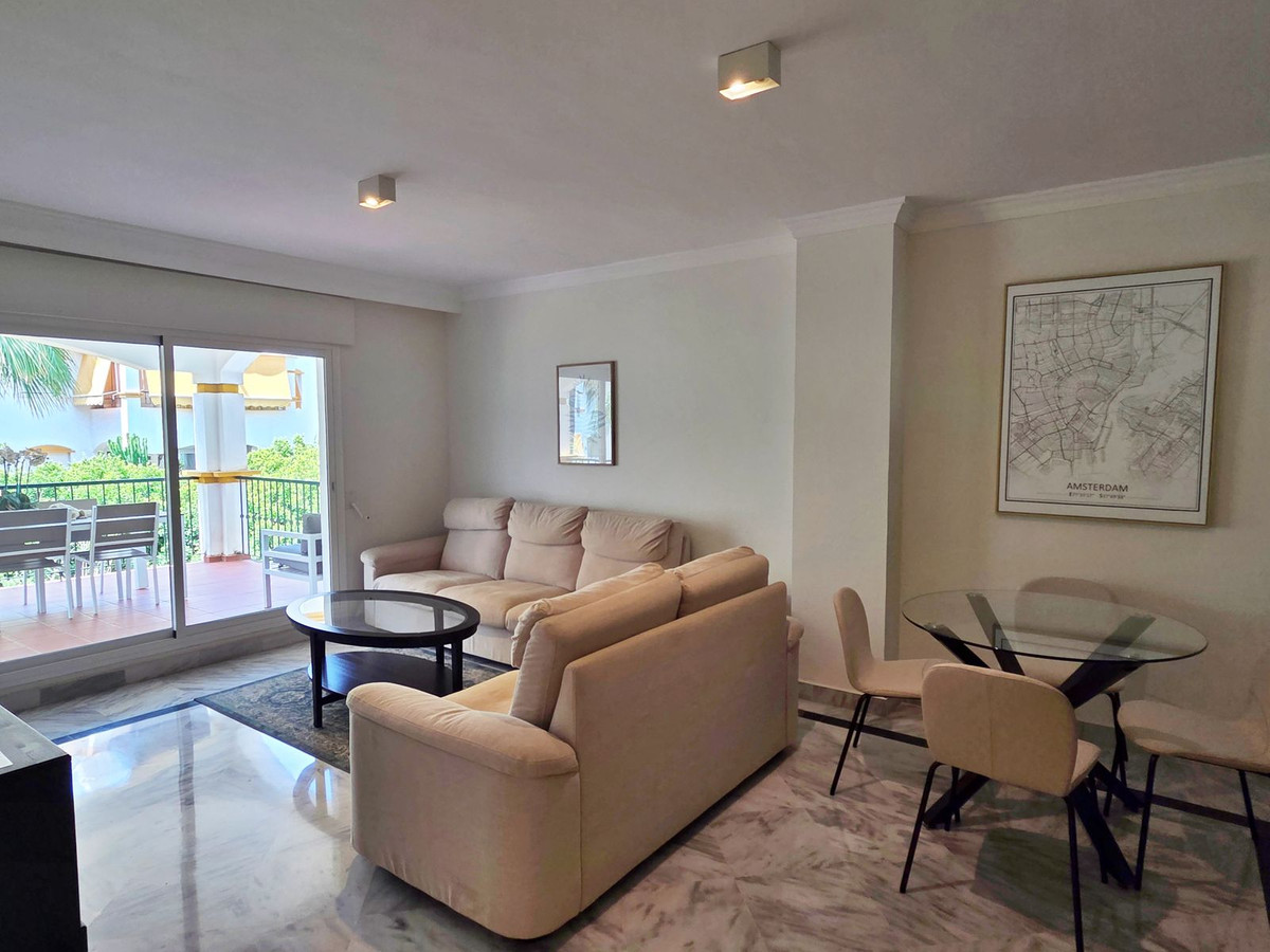 Se vende Apartamento Planta Media de 2 dormitorios en Costa Del Sol, Málaga, España