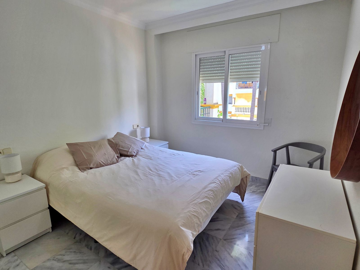 Se vende Apartamento Planta Media de 2 dormitorios en Costa Del Sol, Málaga, España