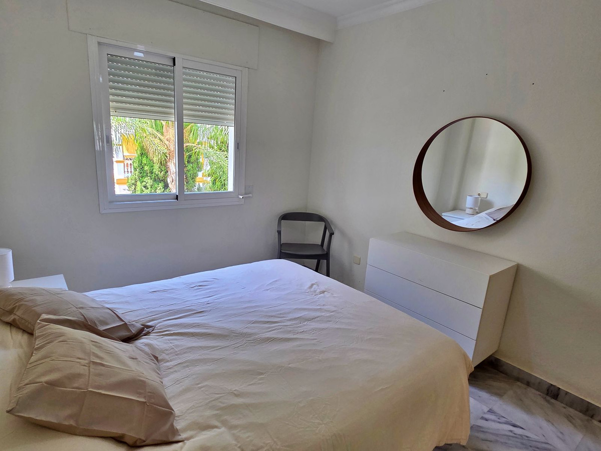 Se vende Apartamento Planta Media de 2 dormitorios en Costa Del Sol, Málaga, España