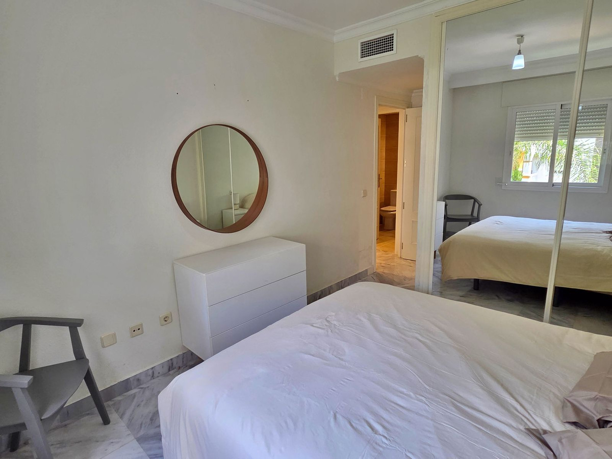 Se vende Apartamento Planta Media de 2 dormitorios en Costa Del Sol, Málaga, España