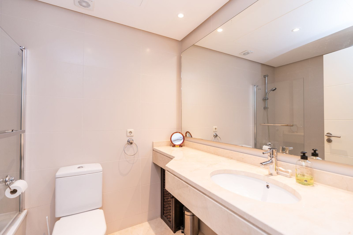 Se vende Apartamento Planta Baja de 2 dormitorios en Costa Del Sol, Málaga, España