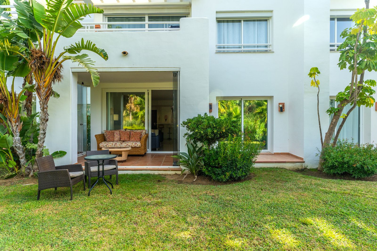 Se vende Apartamento Planta Baja de 2 dormitorios en Costa Del Sol, Málaga, España