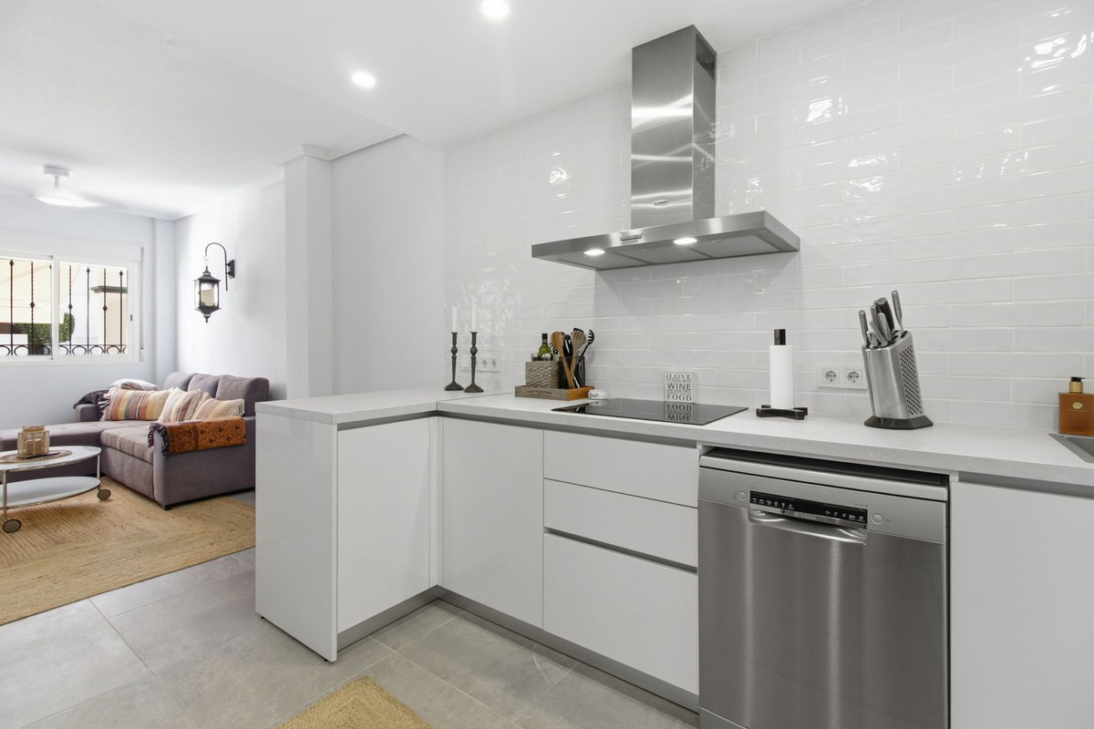 2 Bed Apartment for sale in Punta Prima Costa Blanca, Alicante, Spain