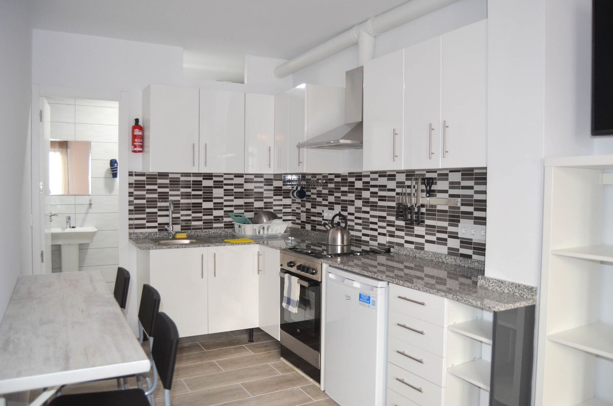 4 Bed Apartment for sale in Estepona Costa Del Sol, Málaga, Spain