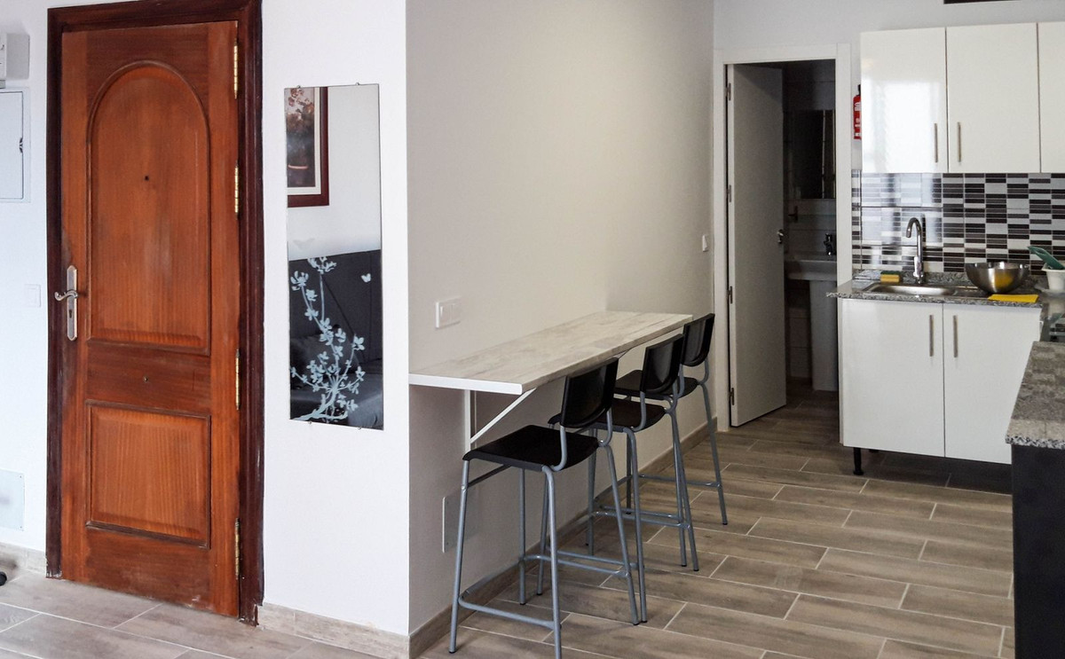 4 Bed Apartment for sale in Estepona Costa Del Sol, Málaga, Spain