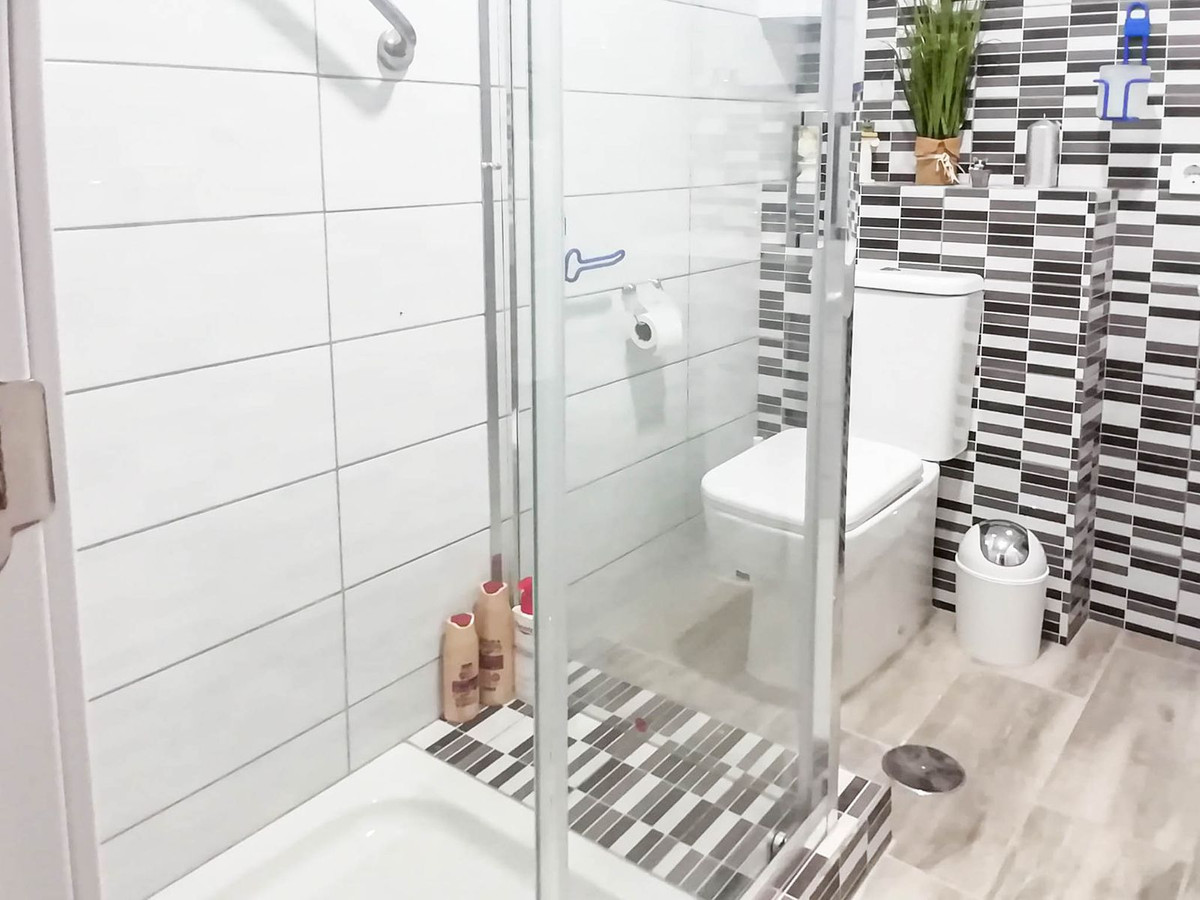 4 Bed Apartment for sale in Estepona Costa Del Sol, Málaga, Spain