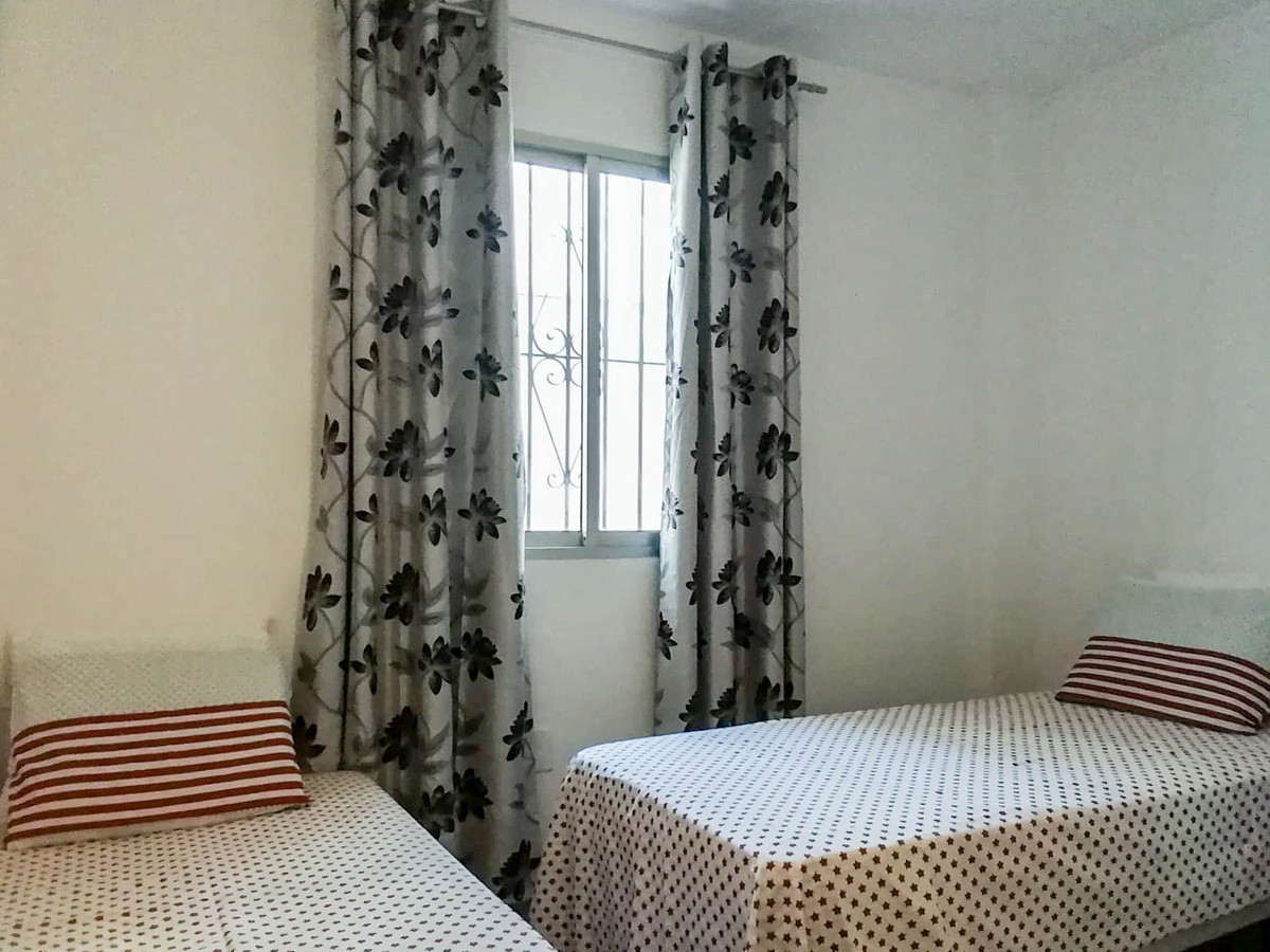4 Bed Apartment for sale in Estepona Costa Del Sol, Málaga, Spain