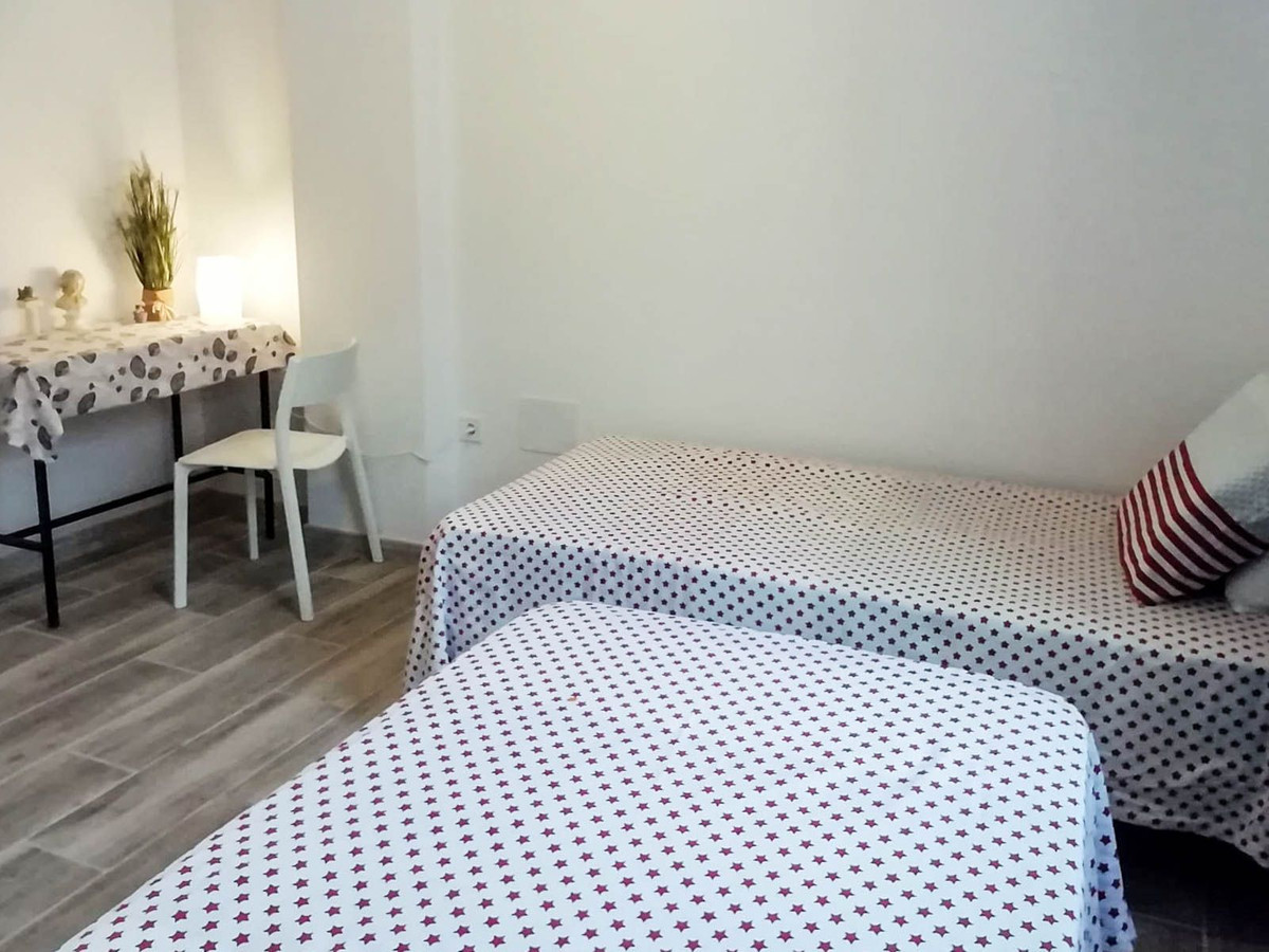 4 Bed Apartment for sale in Estepona Costa Del Sol, Málaga, Spain