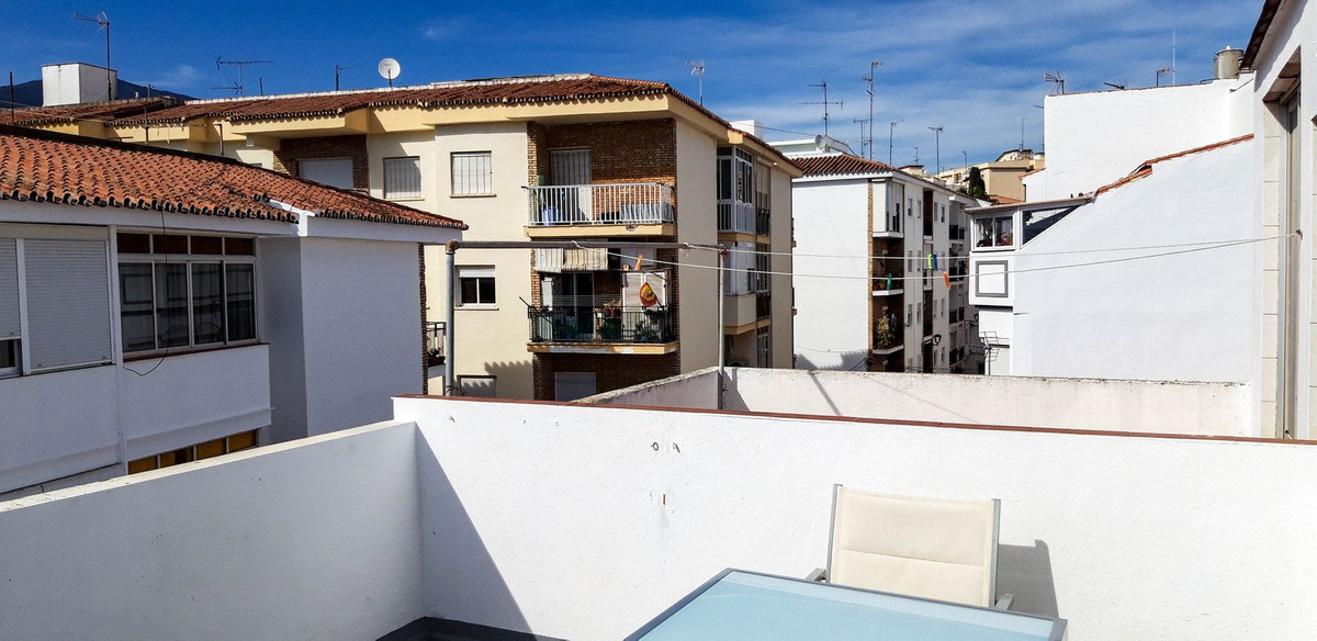 4 Bed Apartment for sale in Estepona Costa Del Sol, Málaga, Spain