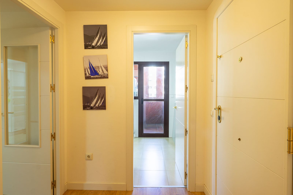 Se vende Apartamento Planta Media de 3 dormitorios en Costa Del Sol, Málaga, España