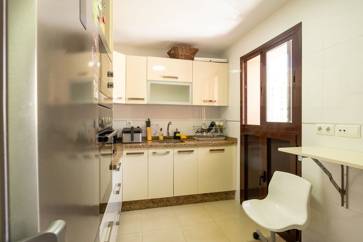 Se vende Apartamento Planta Media de 3 dormitorios en Costa Del Sol, Málaga, España