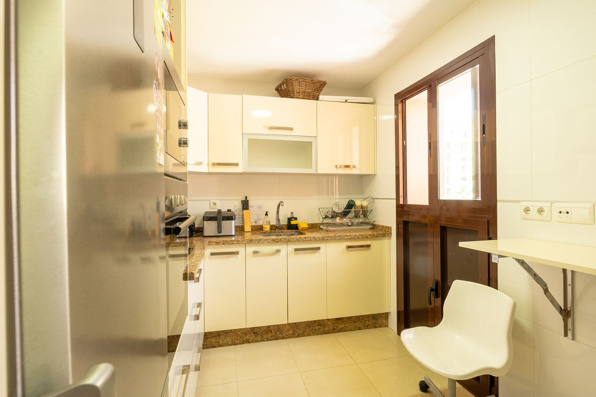 Se vende Apartamento Planta Media de 3 dormitorios en Costa Del Sol, Málaga, España