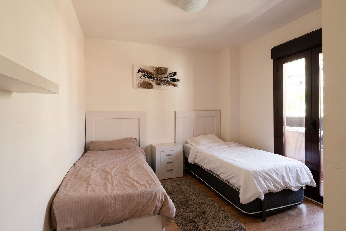 Se vende Apartamento Planta Media de 3 dormitorios en Costa Del Sol, Málaga, España