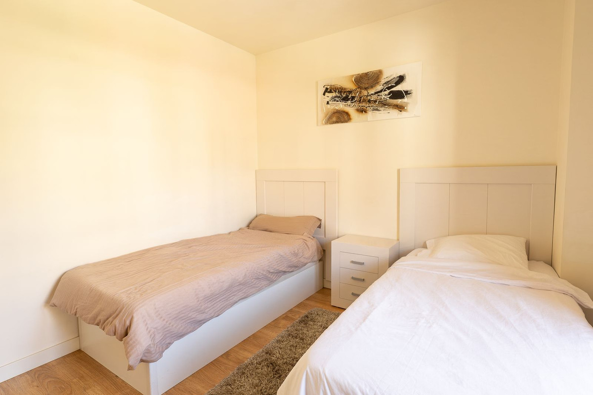 Se vende Apartamento Planta Media de 3 dormitorios en Costa Del Sol, Málaga, España