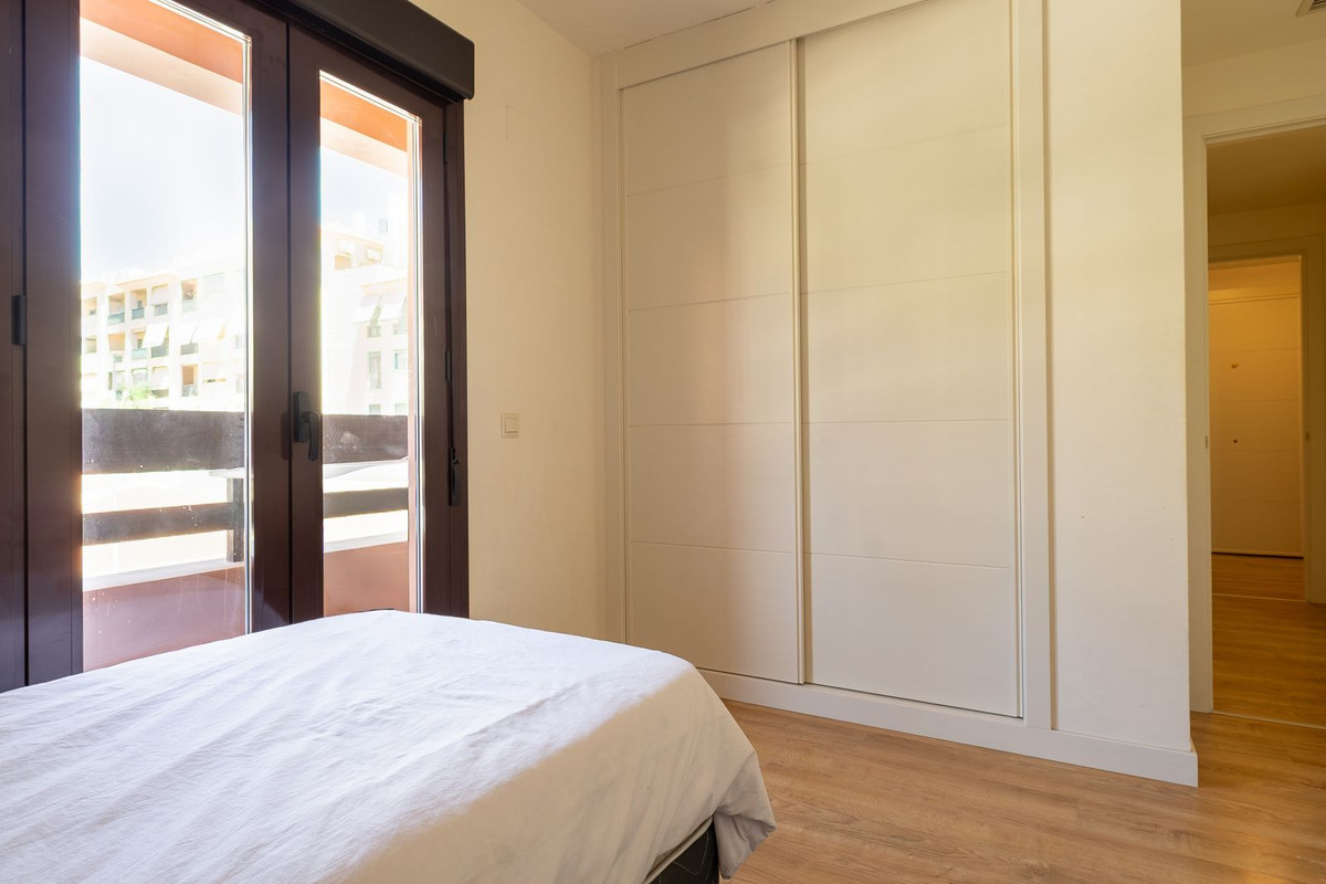 Se vende Apartamento Planta Media de 3 dormitorios en Costa Del Sol, Málaga, España