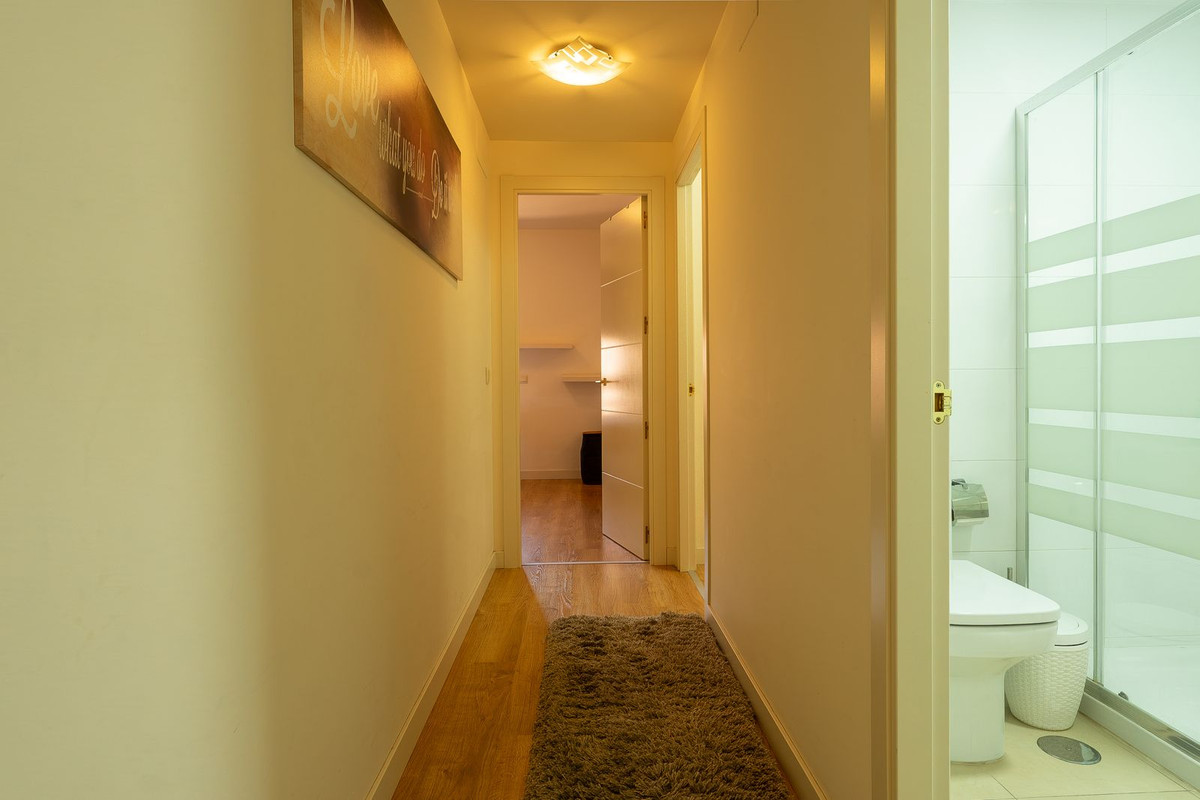 Se vende Apartamento Planta Media de 3 dormitorios en Costa Del Sol, Málaga, España