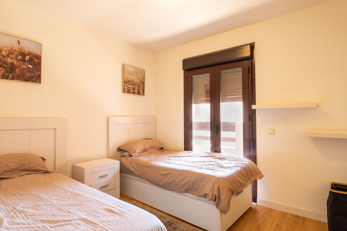 Se vende Apartamento Planta Media de 3 dormitorios en Costa Del Sol, Málaga, España