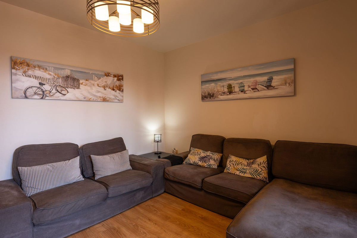 Se vende Apartamento Planta Media de 3 dormitorios en Costa Del Sol, Málaga, España