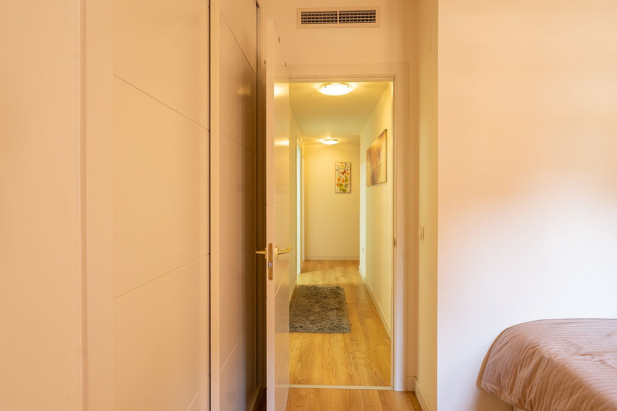 Se vende Apartamento Planta Media de 3 dormitorios en Costa Del Sol, Málaga, España