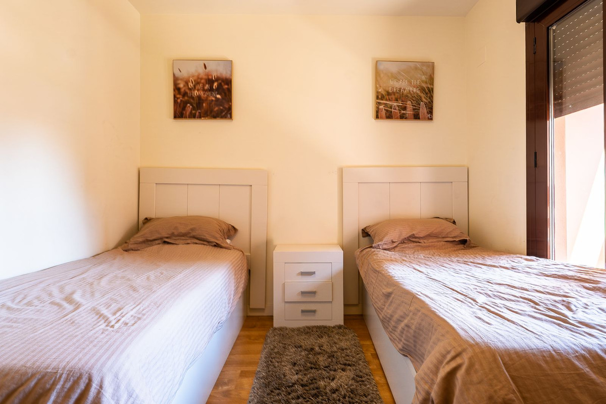 Se vende Apartamento Planta Media de 3 dormitorios en Costa Del Sol, Málaga, España